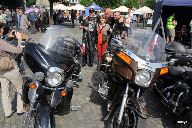 Motocyklowa nostalgia na leszczyńskim rynku (zdjęcia)