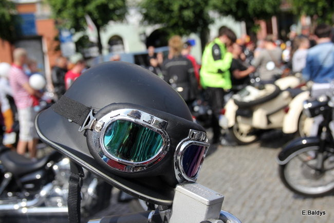 Motocyklowa nostalgia na leszczyńskim rynku (zdjęcia)