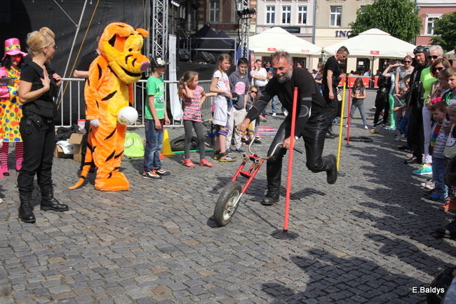 Motocyklowa nostalgia na leszczyńskim rynku (zdjęcia)