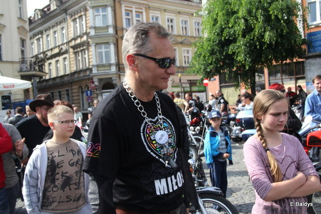 Motocyklowa nostalgia na leszczyńskim rynku (zdjęcia)