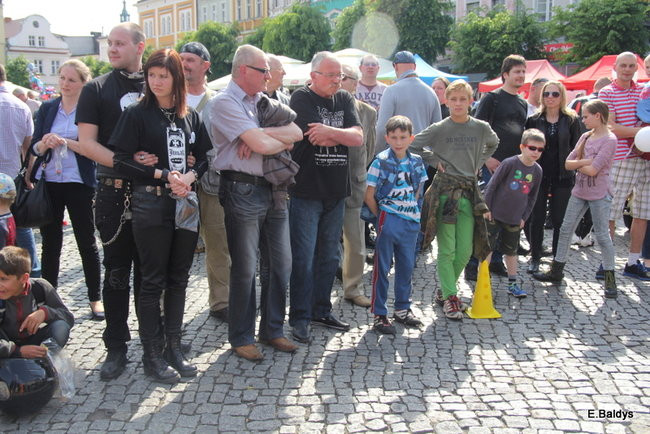 Motocyklowa nostalgia na leszczyńskim rynku (zdjęcia)