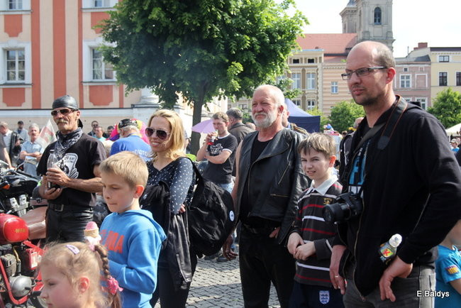 Motocyklowa nostalgia na leszczyńskim rynku (zdjęcia)