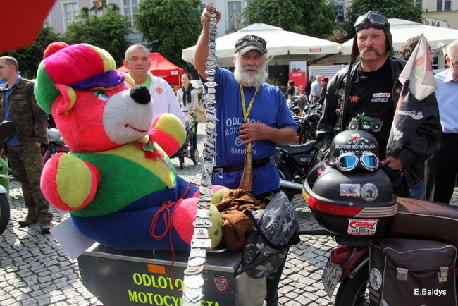 Motocyklowa nostalgia na leszczyńskim rynku (zdjęcia)
