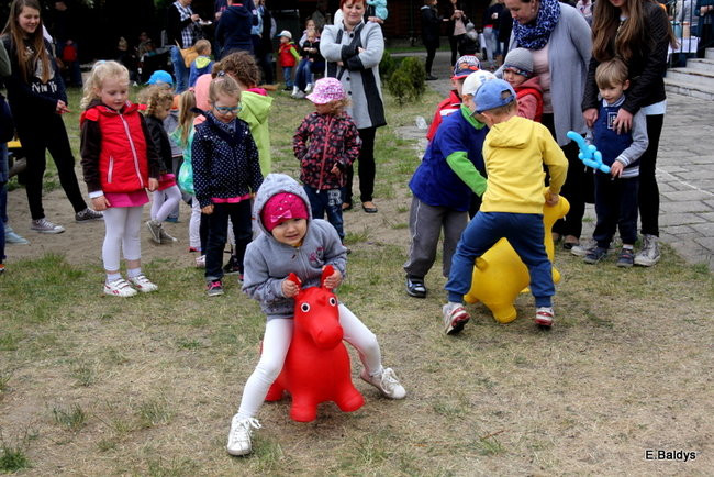 Słoneczny festyn w PM 3 (zdjęcia)