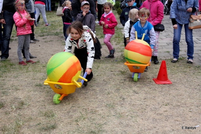 Słoneczny festyn w PM 3 (zdjęcia)