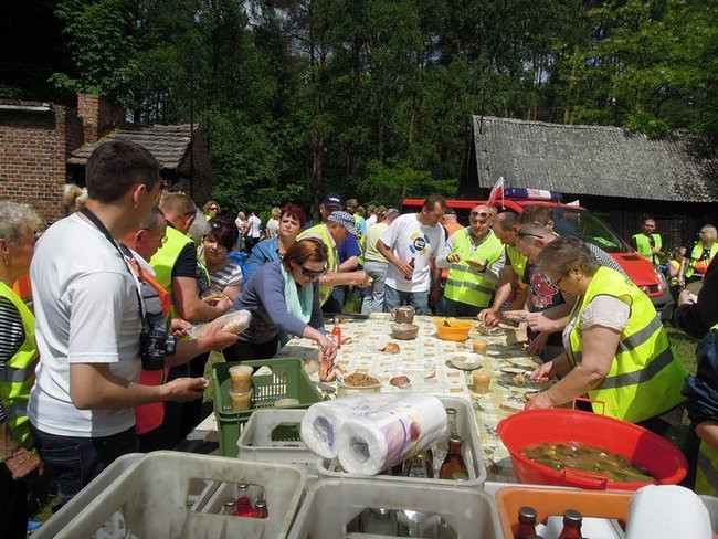Siedemnaście kilometrów wśród pól i lasów (zdjęcia)
