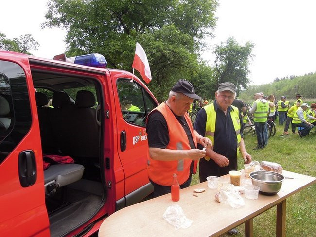 Siedemnaście kilometrów wśród pól i lasów (zdjęcia)