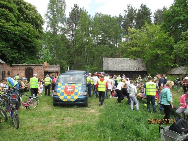 Siedemnaście kilometrów wśród pól i lasów (zdjęcia)