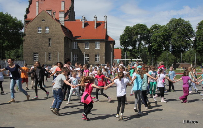 Dzień Dziecka i Dzień bez Przemocy w SP 2 (zdjęcia)