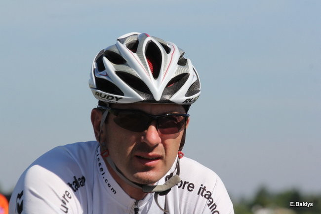 Kolarze na trasie. Grzegorz Brzechwa apeluje o rozwagę  (zdjęcia ze startu)