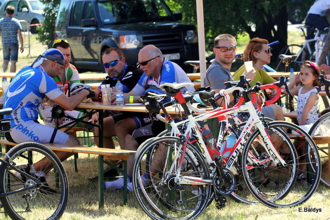 Czas zwycięzcy 2 godziny 10 minut (zdjęcia z dekoracji zwycięzców)