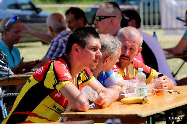 Czas zwycięzcy 2 godziny 10 minut (zdjęcia z dekoracji zwycięzców)