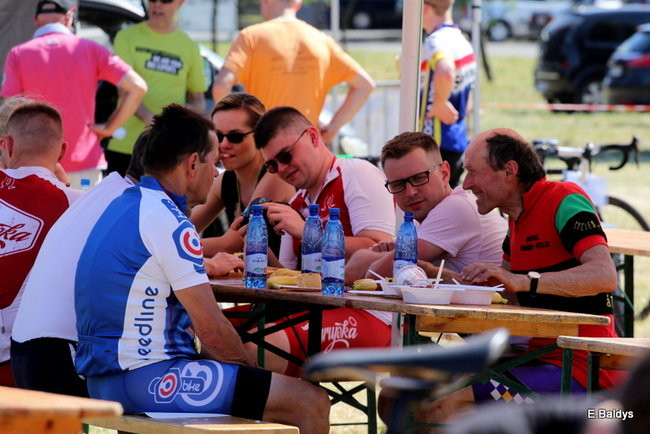 Czas zwycięzcy 2 godziny 10 minut (zdjęcia z dekoracji zwycięzców)