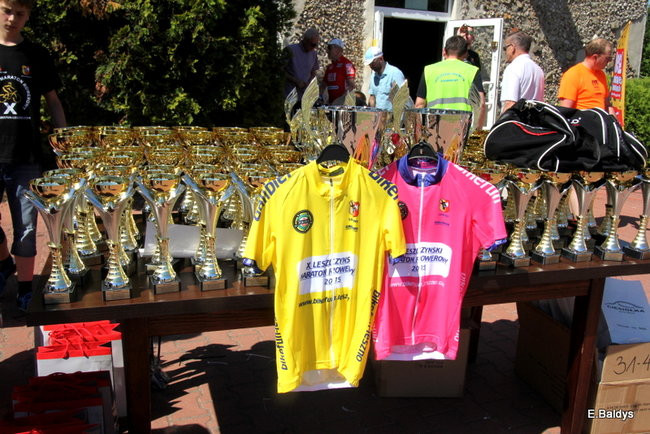 Czas zwycięzcy 2 godziny 10 minut (zdjęcia z dekoracji zwycięzców)