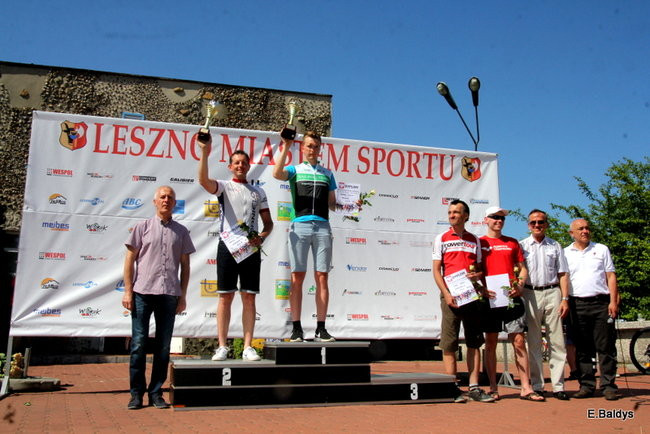 Czas zwycięzcy 2 godziny 10 minut (zdjęcia z dekoracji zwycięzców)