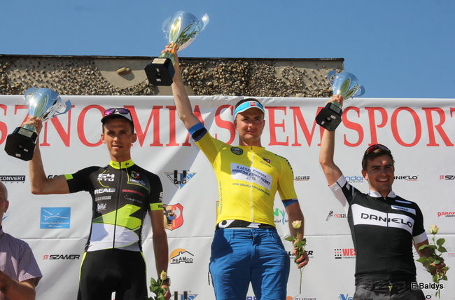 Czas zwycięzcy 2 godziny 10 minut (zdjęcia z dekoracji zwycięzców)