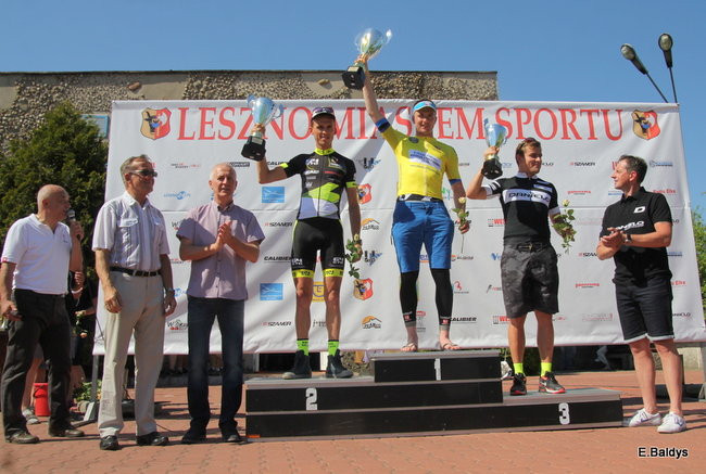 Czas zwycięzcy 2 godziny 10 minut (zdjęcia z dekoracji zwycięzców)