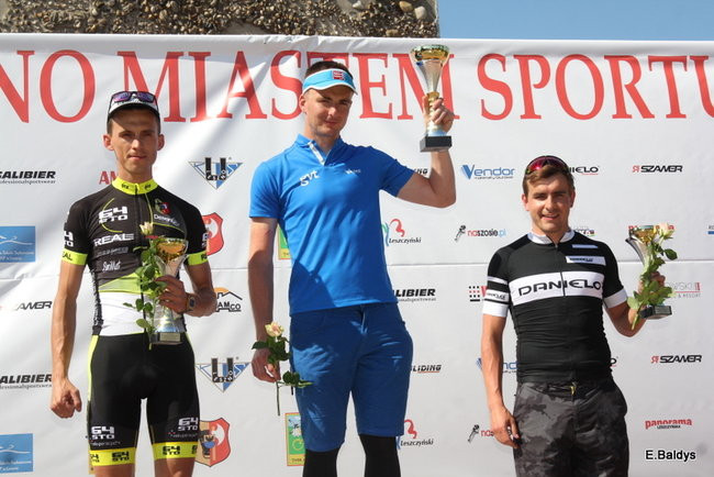 Czas zwycięzcy 2 godziny 10 minut (zdjęcia z dekoracji zwycięzców)