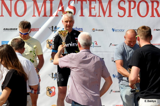 Czas zwycięzcy 2 godziny 10 minut (zdjęcia z dekoracji zwycięzców)