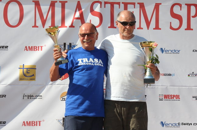 Czas zwycięzcy 2 godziny 10 minut (zdjęcia z dekoracji zwycięzców)