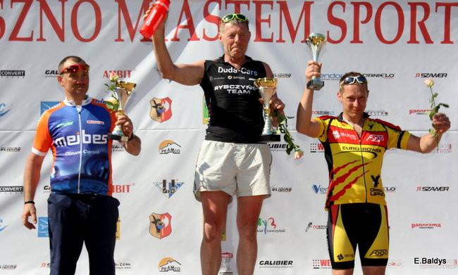 Czas zwycięzcy 2 godziny 10 minut (zdjęcia z dekoracji zwycięzców)