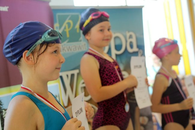 Pływackie zmagania na Akwawicie (zdjęcia)