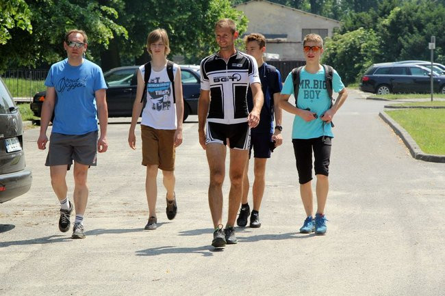 Pod drzewem odpoczynek (zdjęcia)