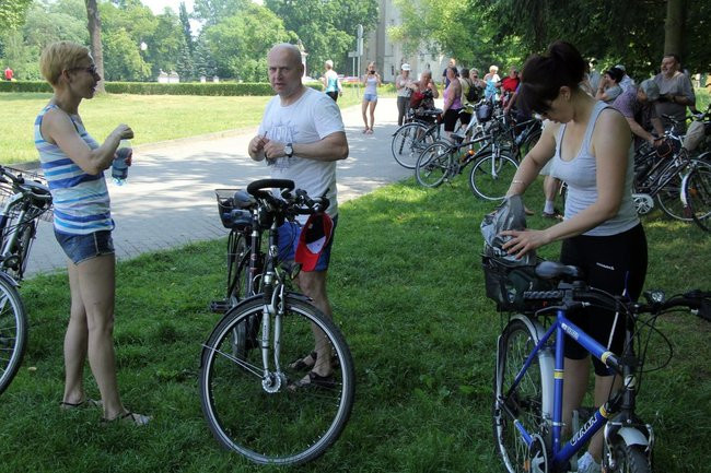 Pod drzewem odpoczynek (zdjęcia)