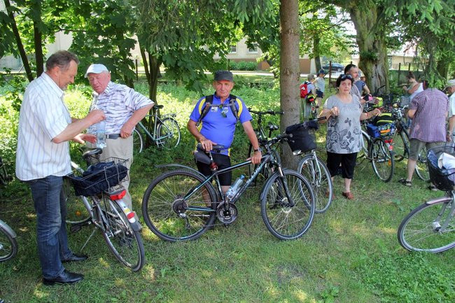 Pod drzewem odpoczynek (zdjęcia)