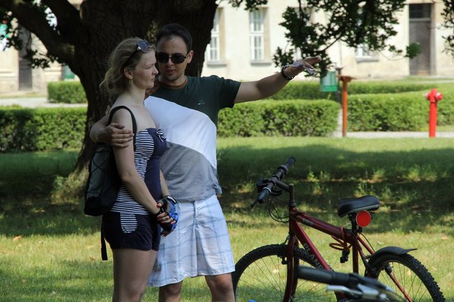 Pod drzewem odpoczynek (zdjęcia)