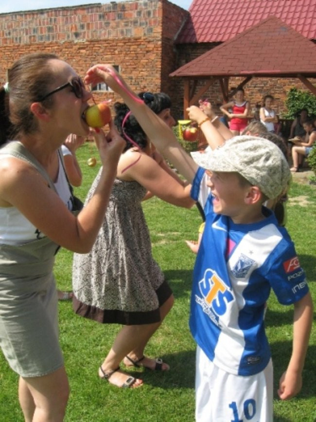 Wspólna zabawa w Dąbczu (zdjęcia)