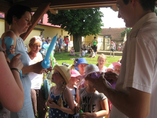 Wspólna zabawa w Dąbczu (zdjęcia)