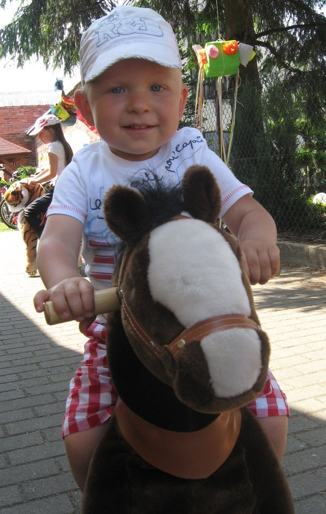 Wspólna zabawa w Dąbczu (zdjęcia)