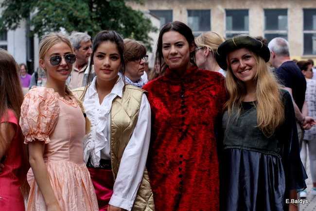 Zabawa z Rodem Leszczyńskich ( zdjęcia)