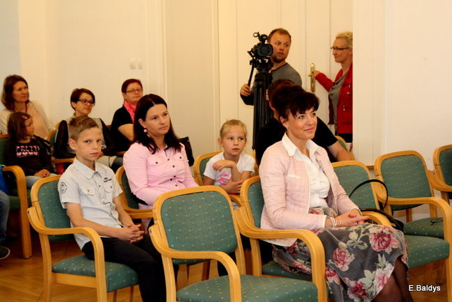 Dzieci promują segregację śmieci (zdjęcia)