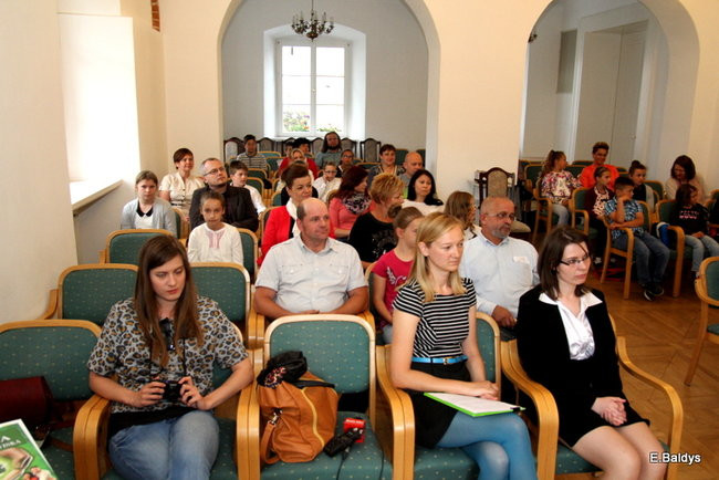 Dzieci promują segregację śmieci (zdjęcia)