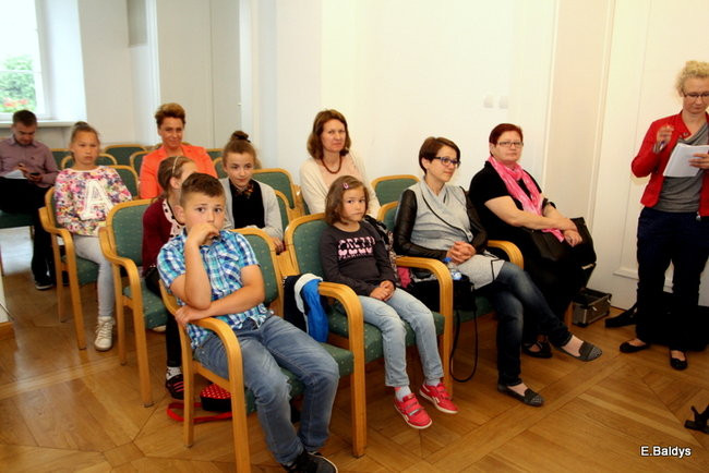 Dzieci promują segregację śmieci (zdjęcia)