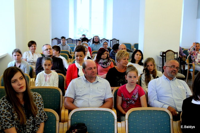 Dzieci promują segregację śmieci (zdjęcia)