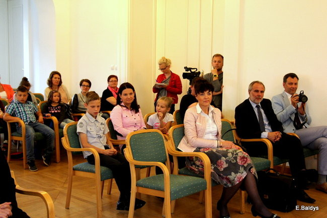 Dzieci promują segregację śmieci (zdjęcia)