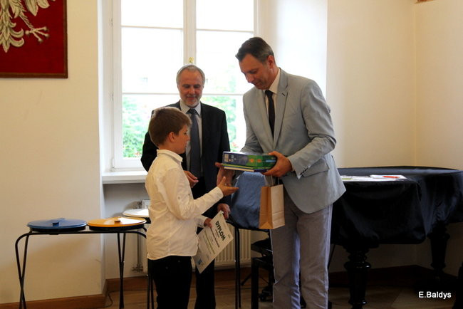 Dzieci promują segregację śmieci (zdjęcia)