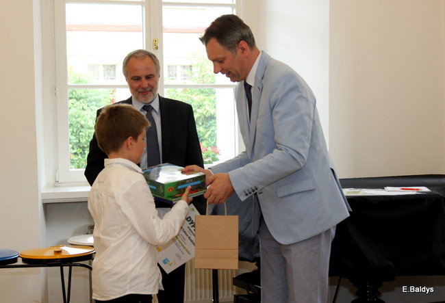 Dzieci promują segregację śmieci (zdjęcia)