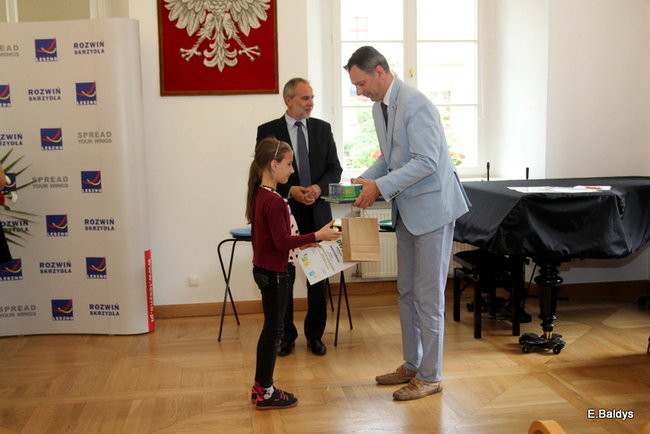 Dzieci promują segregację śmieci (zdjęcia)