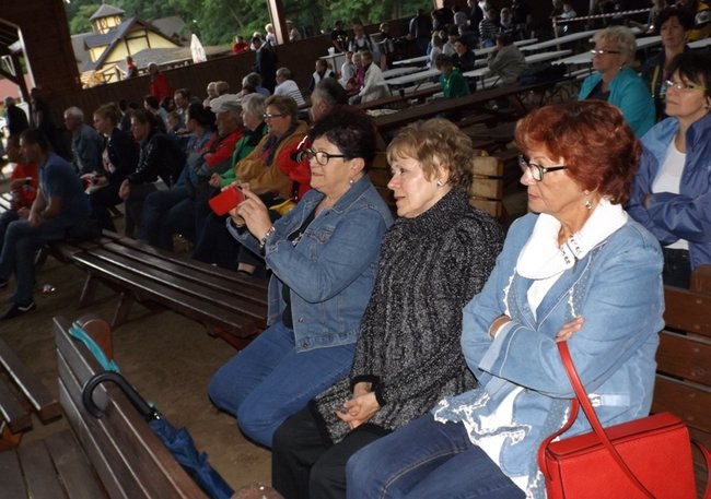 Wianki w  Boszkowie na ludowo (zdjęcia)