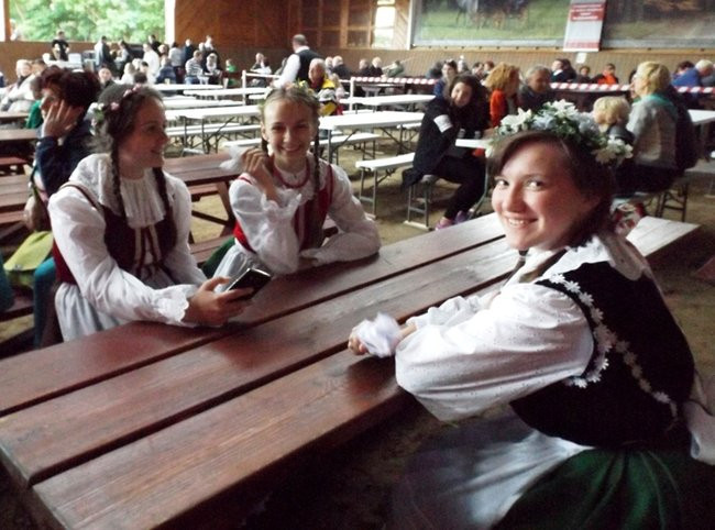 Wianki w  Boszkowie na ludowo (zdjęcia)