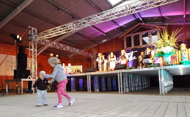 Wianki w  Boszkowie na ludowo (zdjęcia)