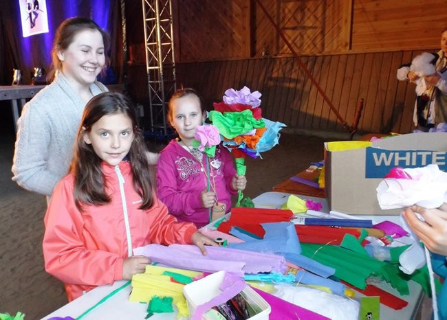 Wianki w  Boszkowie na ludowo (zdjęcia)