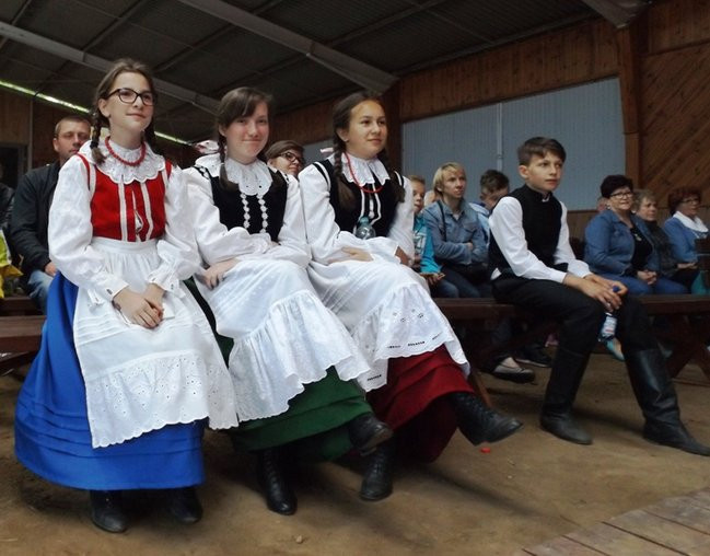 Wianki w  Boszkowie na ludowo (zdjęcia)