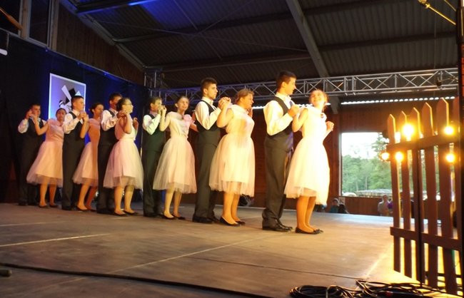 Wianki w  Boszkowie na ludowo (zdjęcia)