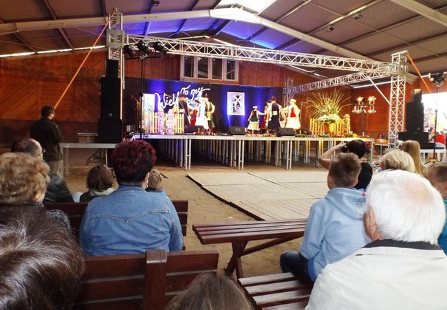 Wianki w  Boszkowie na ludowo (zdjęcia)