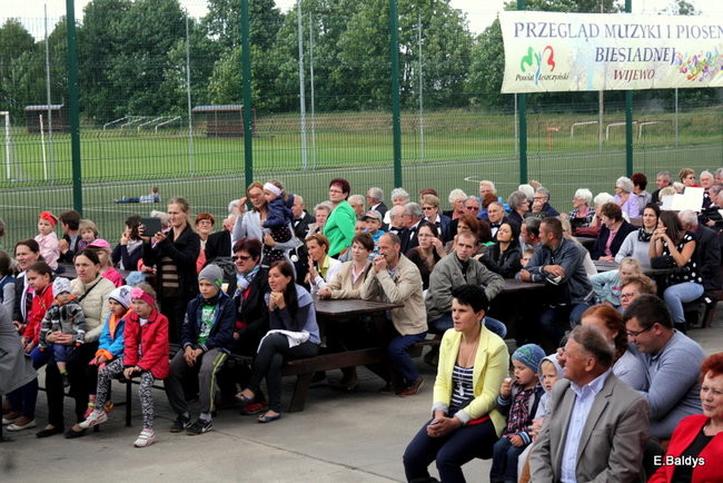 Biesiadne śpiewanie w Wijewie (zdjęcia)